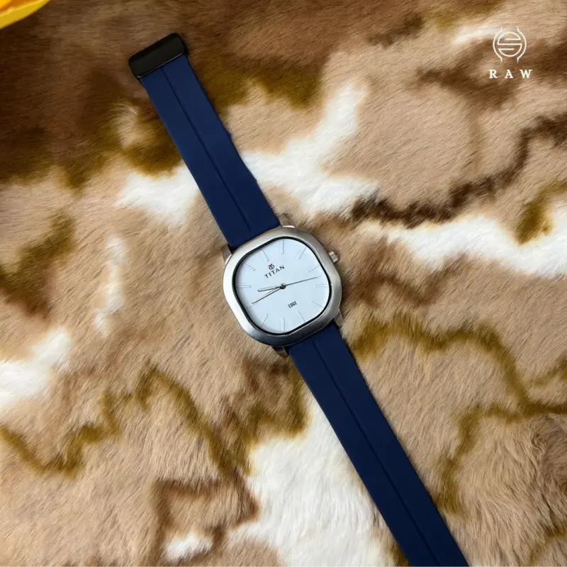 Blue Titan Magnet Lock Watch