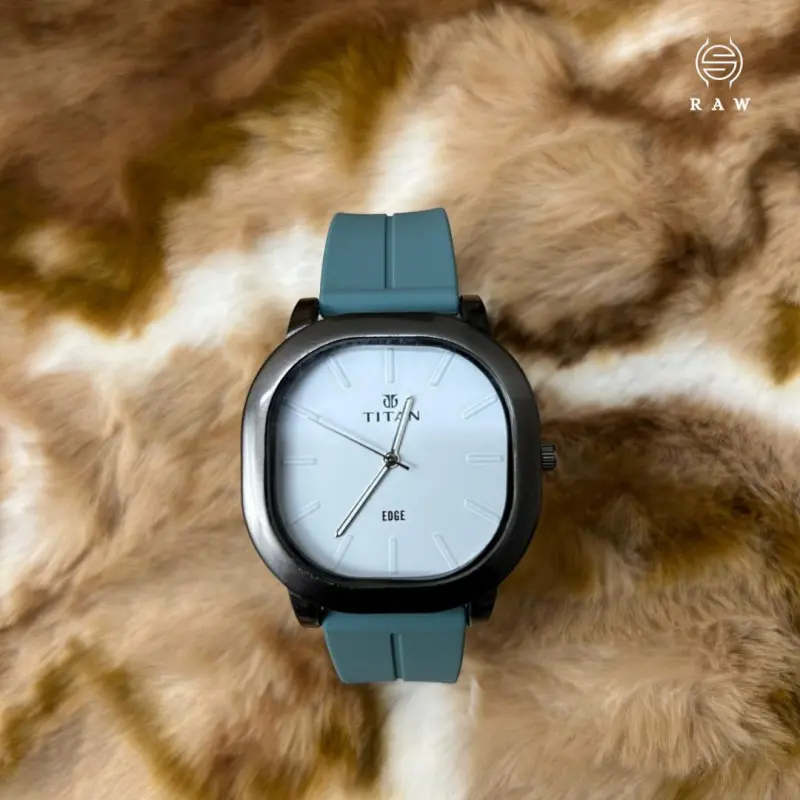 Sky Titan Magnet Lock Watch